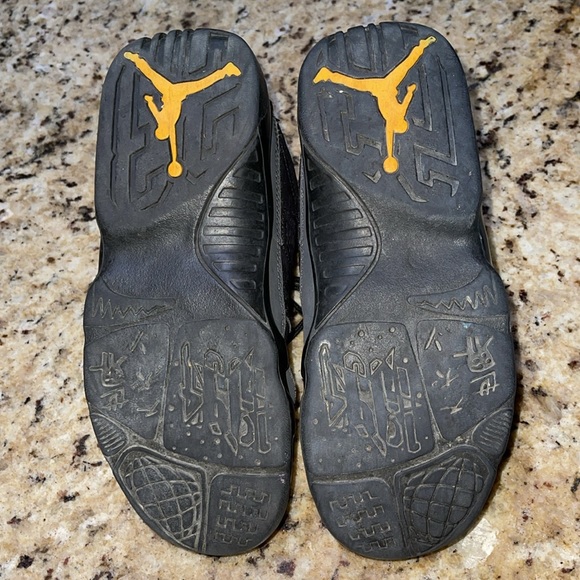 Jordan 9 Retro Dark Charcoal University Gold - Picture 5 of 8